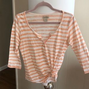 3/4 sleeve top. Barely worn.